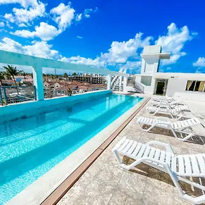 Hotel Ducassi & Beach - Playa Bavaro - Wifi - Parking - Rooftop Pool & Spa, Punta Cana